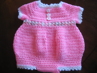 BLURT Blogger: Newborn Kit layettes FREE BABY PATTERN LINKS