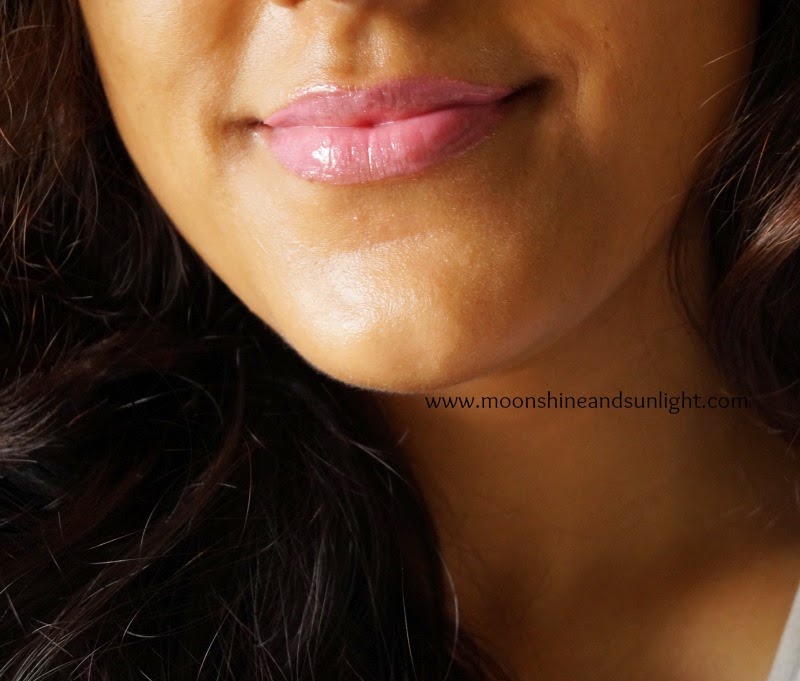 Oriflame Power Shine Juicy lip gloss in Ripe Raspberry review and swatch, LOTD