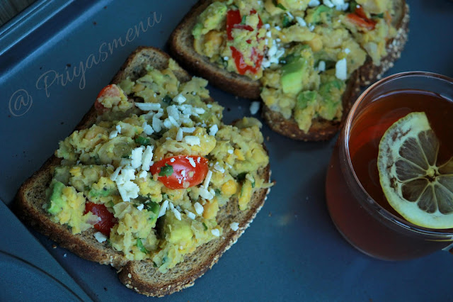 Avocado & Chickpeas Salad Sandwich