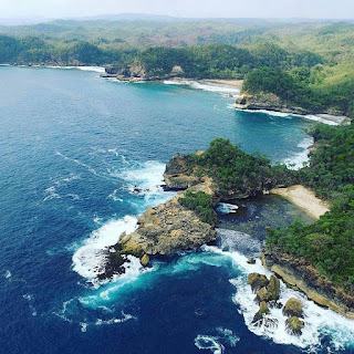 Pantai Terbaru Di Malang Yang Belum Terjamah Pantai Terbaru Di Malang Yang Belum Terjamah