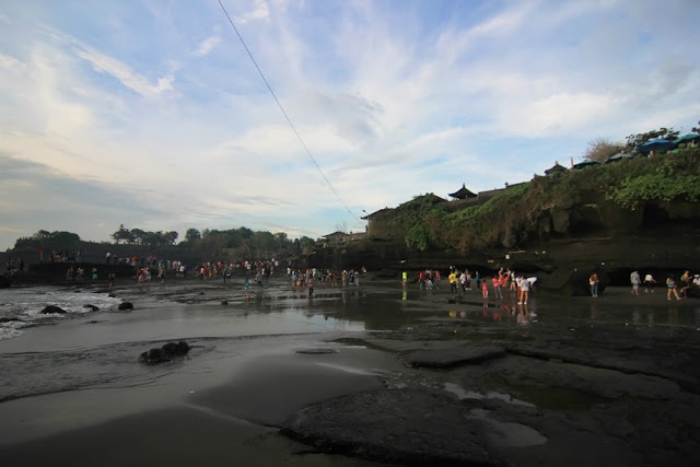 Tanah Lot, the Enchantment of Sunset at Pura Penaung Samudera Tanah Lot, the Enchantment of Sunset at Pura Penaung Samudera
