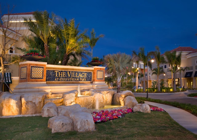 Entrada do Shopping The Village At Gulfstream Park em Miami Entrada do Shopping The Village At Gulfstream Park em Miami