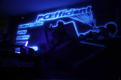 Malowidło ścienne uv Mural uv świecący w ciemności, obraz namalowany farbami uv