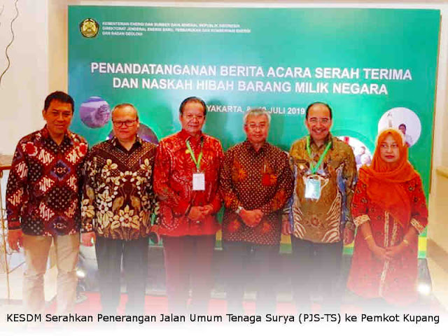 KESDM Serahkan Penerangan Jalan Umum Tenaga Surya (PJS-TS) ke Pemkot Kupang KESDM Serahkan Penerangan Jalan Umum Tenaga Surya (PJS-TS) ke Pemkot Kupang
