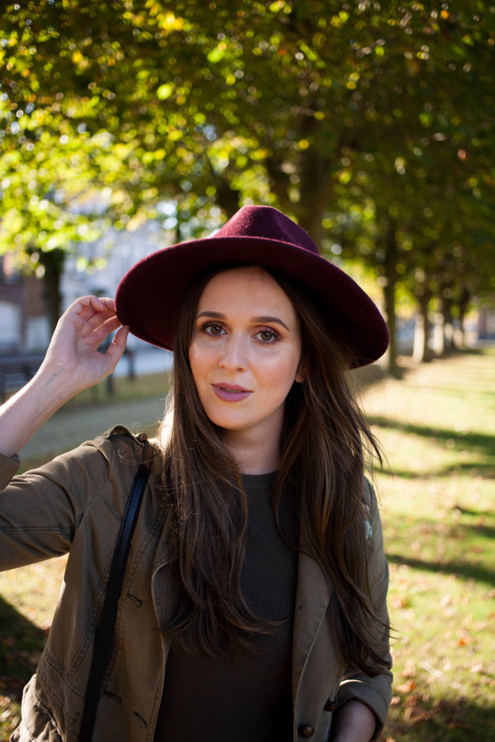 Outfit military jacket and mom jeans THE STYLING DUTCHMAN.