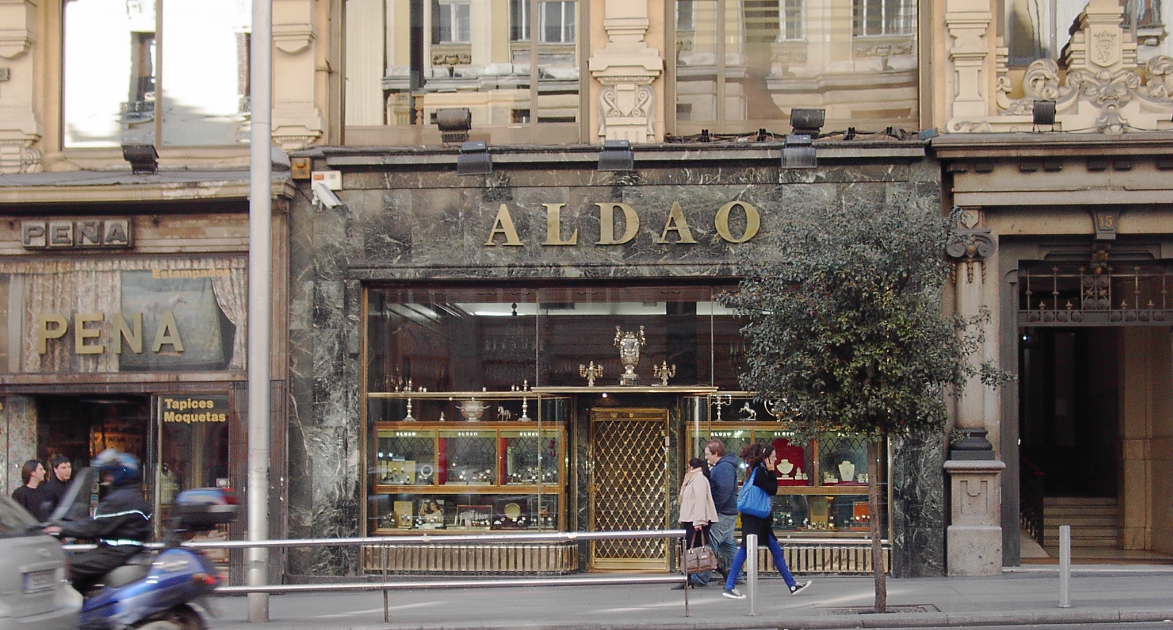 TAPICERÍAS JOYERÍA ALDAO UN ATRACO EN GRAN VÍA.