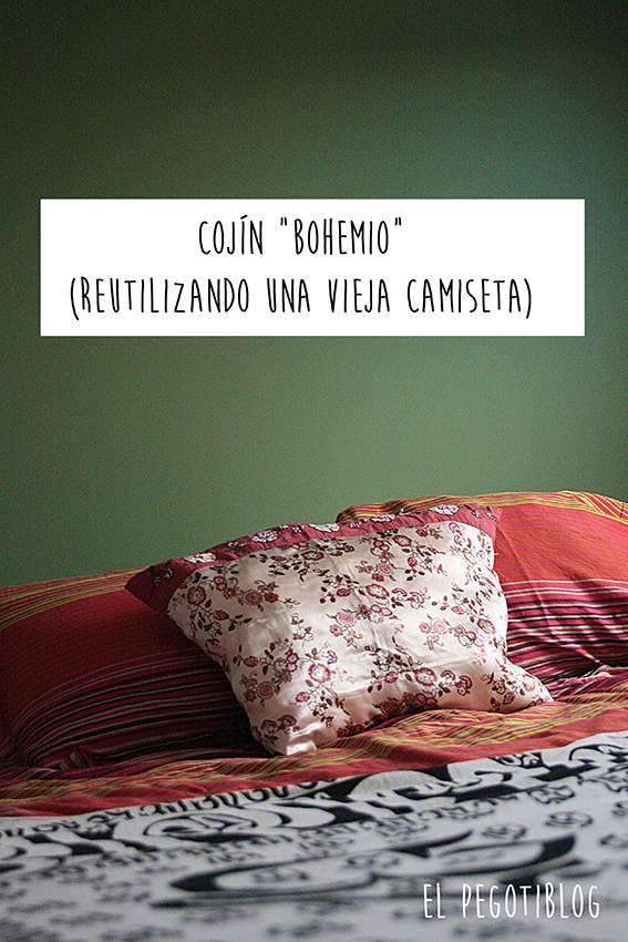 Convertir una vieja camiseta en un cojín (tutorial) HANDBOX Cómo convertir una camiseta en un cojín | El blog de