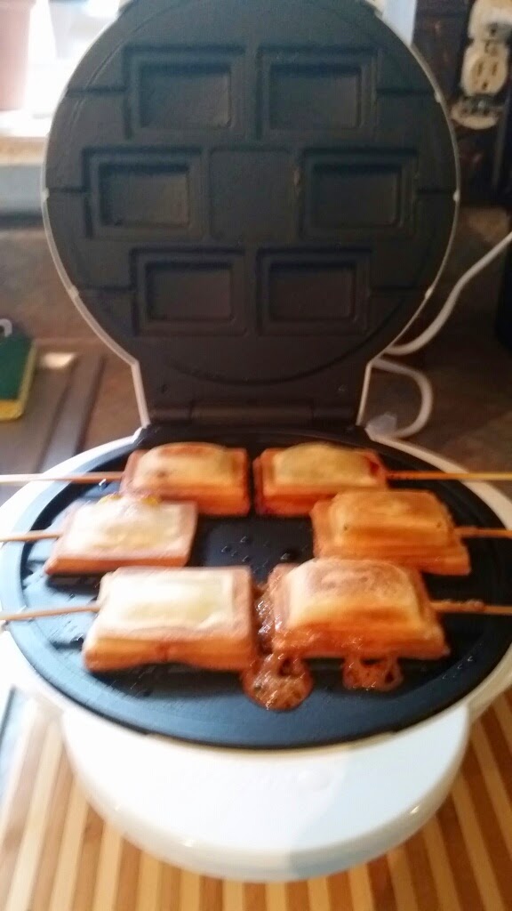 The Pop Tart Maker..... (new gadget)