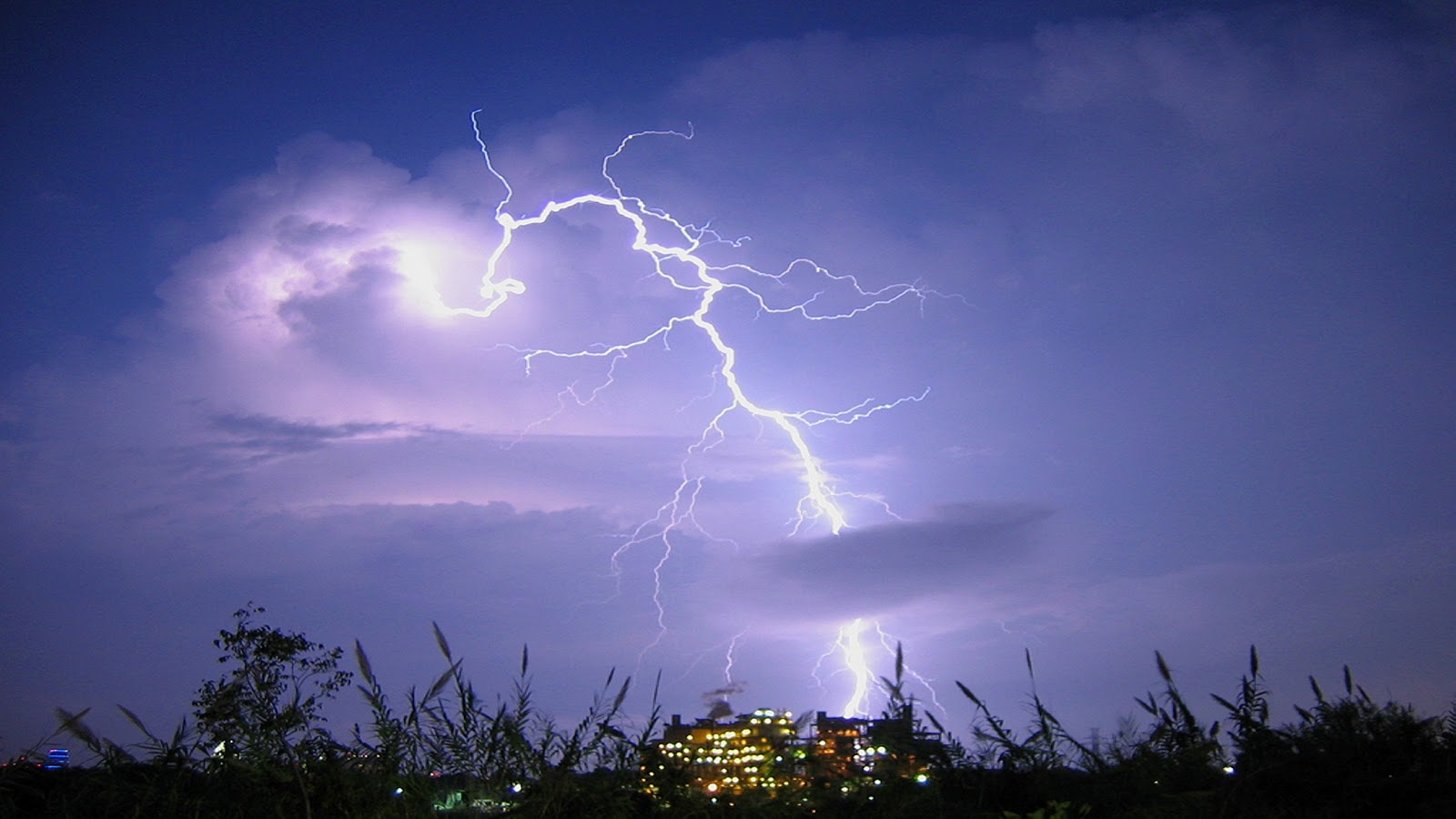 Best Desktop HD Wallpaper - Lightning Wallpapers
