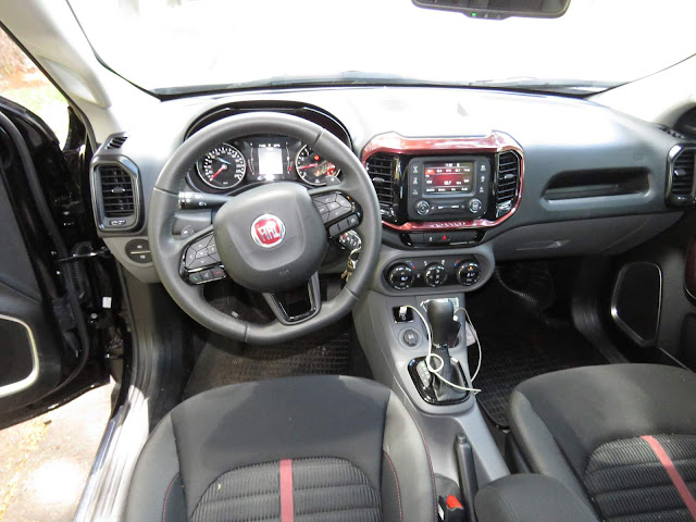 Fiat Toro 1.8 Flex - interior