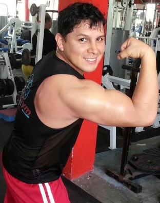Néstor Villanueva Foto de Néstor Villanueva en el gimnasio