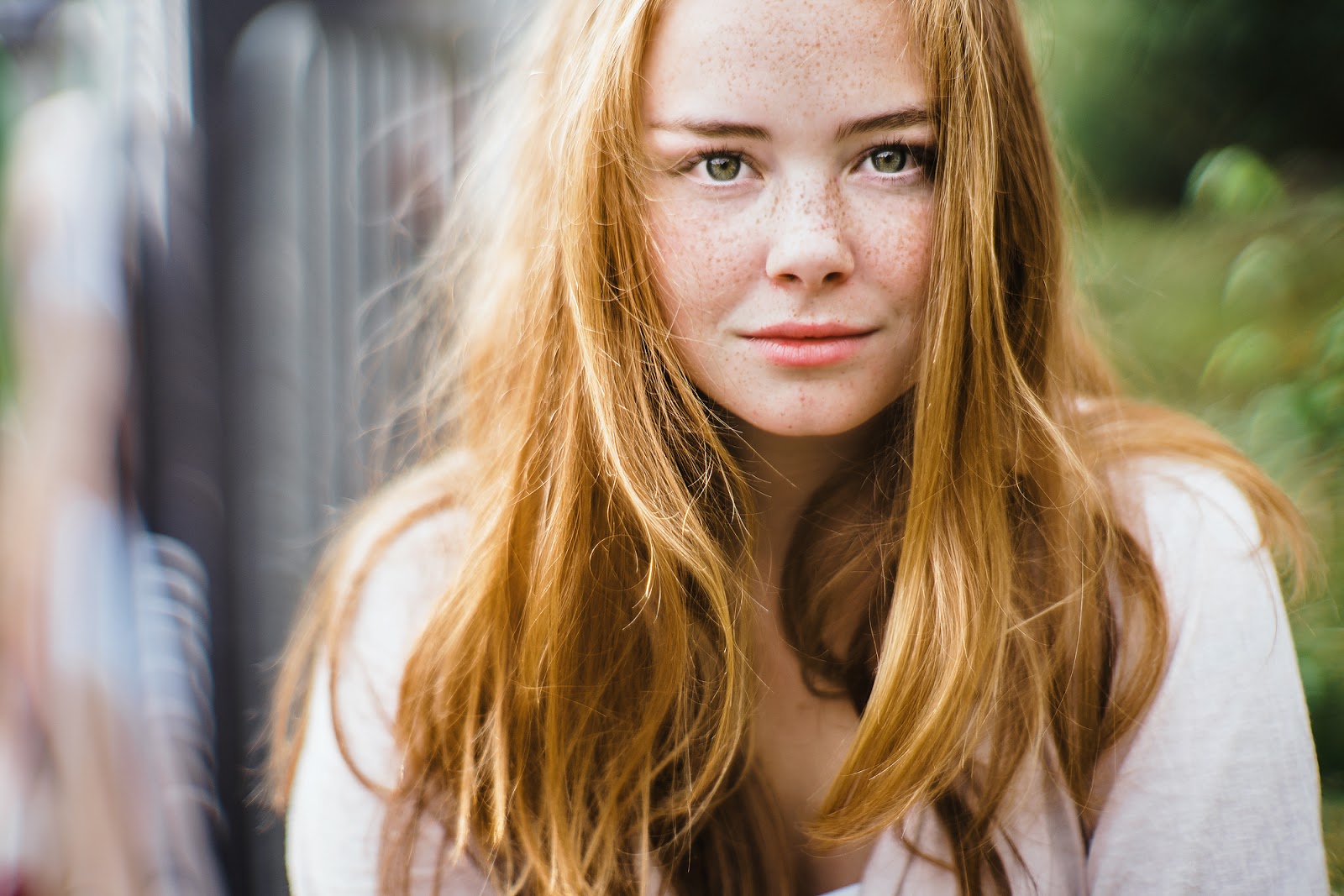 Canon 50mm 0.95 dreamlens portrait of a red  head girl with freckles by Willie Kers