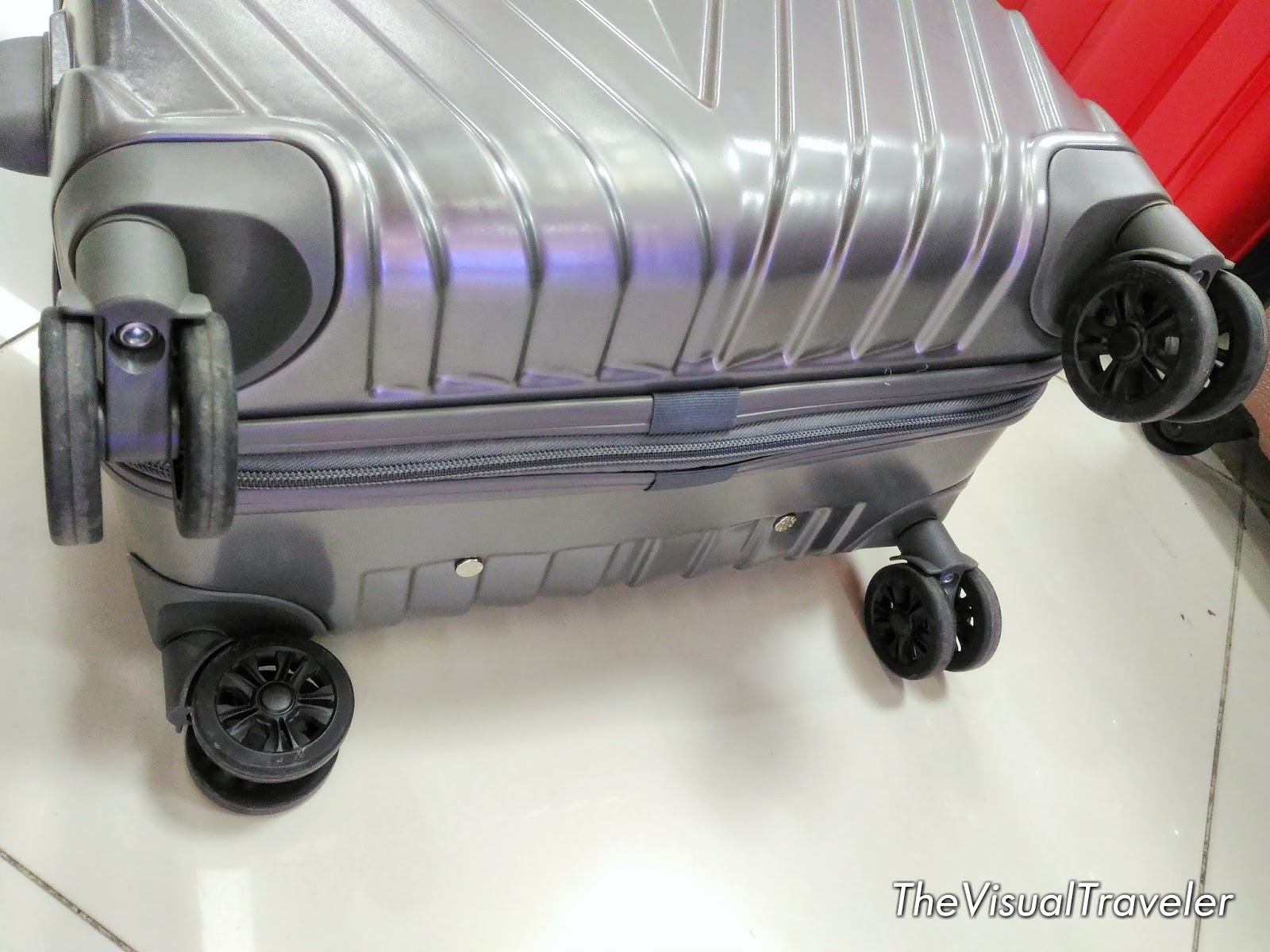 How to Choose Your Luggage at the Travel Gear Sale of Metro Department Store