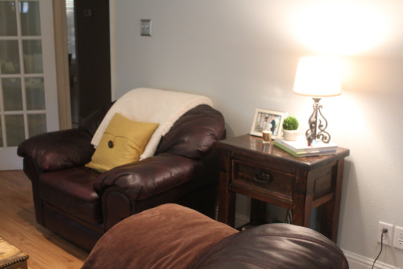 Fresh and Fancy {DIY} Skirted Table Cover