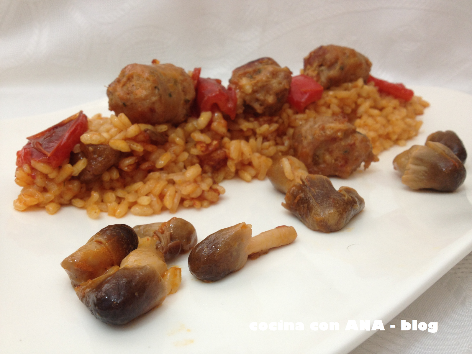 PAELLA DE BUTIFARRA Y SETAS Tras los Fogones