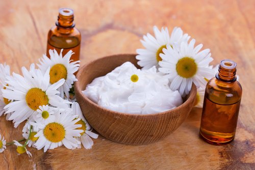 Crème de yaourt naturel et d'amande pour blanchir la peau Crème de yaourt naturel et d'amande pour blanchir la peau