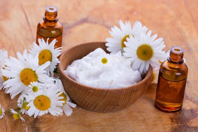 Crème de yaourt naturel et d'amande pour blanchir la peau Crème de yaourt naturel et d'amande pour blanchir la peau