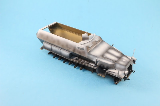 Montage pas à pas du Sdkfz 251/1 de Tamiya au 1/35. Montage pas à pas du Sdkfz 251/1 de Tamiya au 1/35.