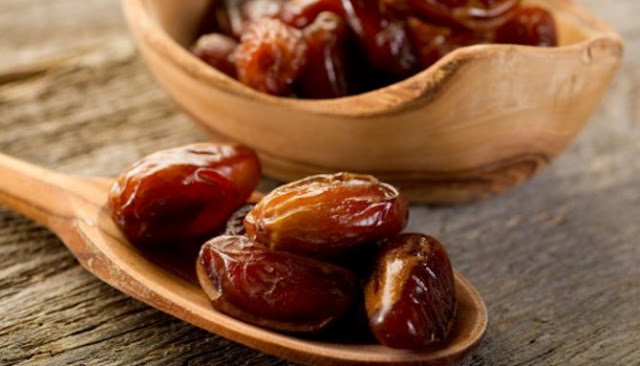 Sembilan Alasan Kuat Mengapa Kita Harus Makan Buah Kurma Sembilan Alasan Kuat Mengapa Kita Harus Makan Buah Kurma