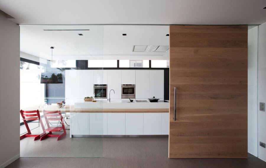 cocina-blanca-con-isla-zania-design1