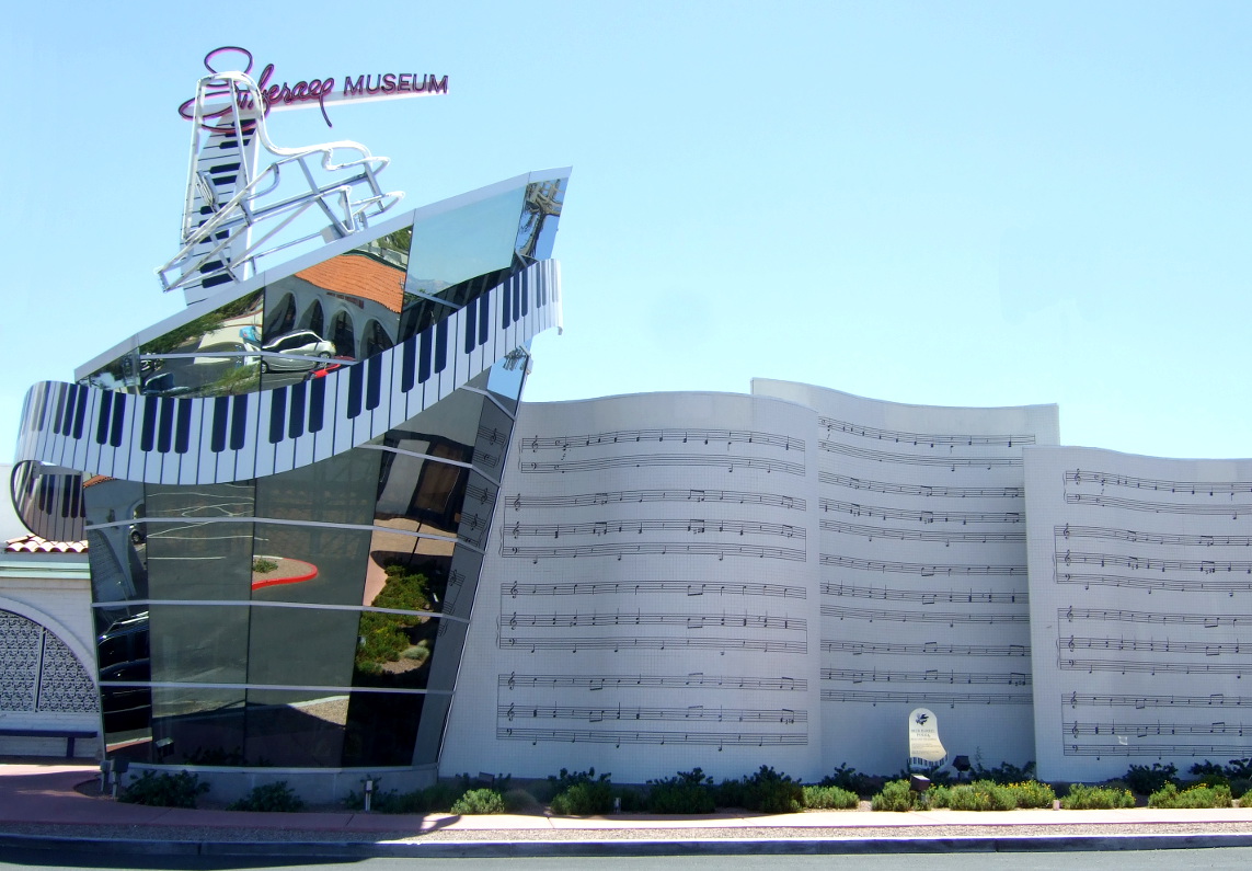 DREAMS ARE WHAT LE CINEMA IS FOR... BEHIND THE CANDELABRA 2013