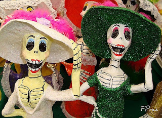 Calaveras Mexicanas de papel crepé