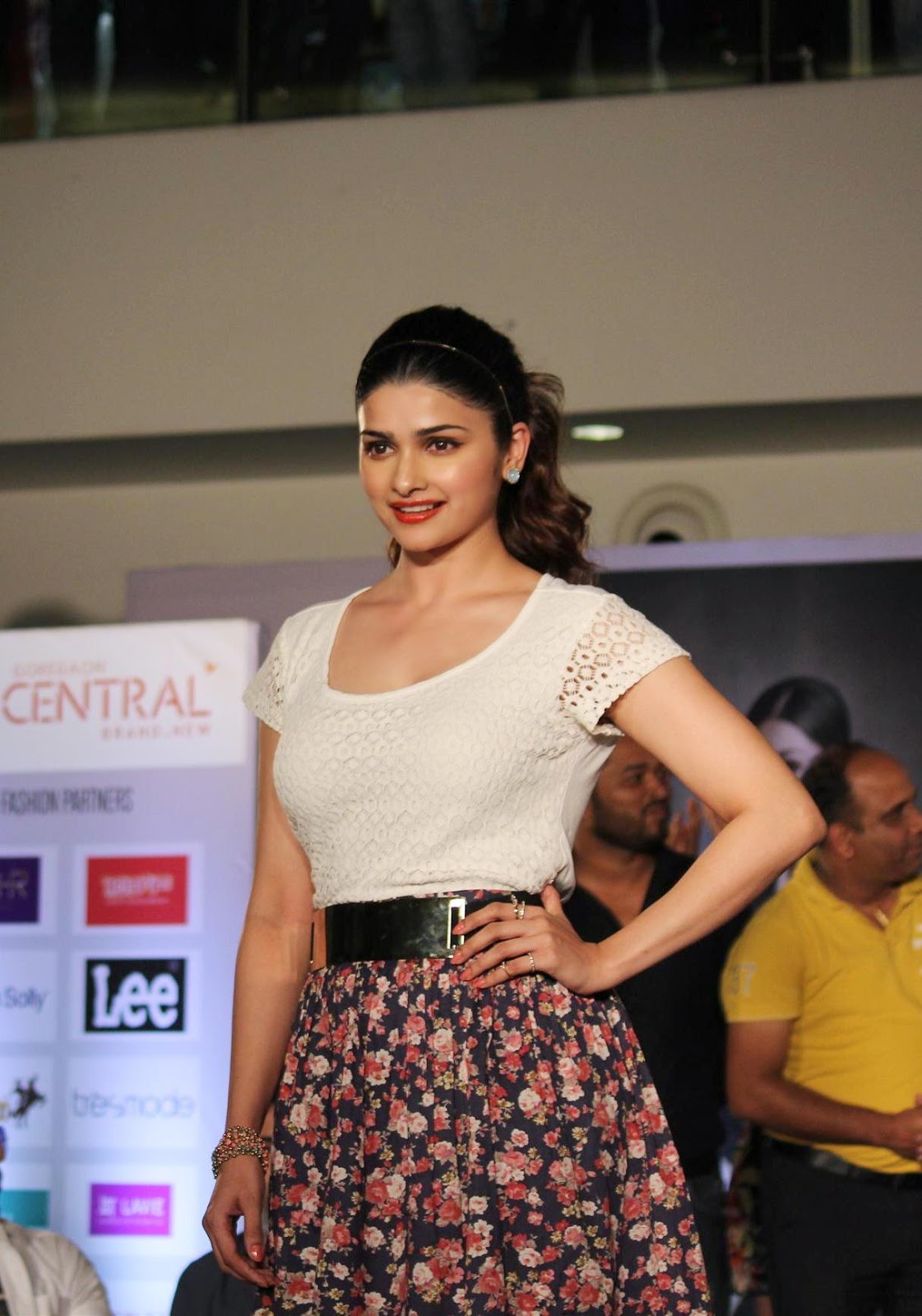 DESI ACTRESS PICTURES: Prachi Desai Super Sexy Boobs and Legs Show At Central Fashion Show In Mumbai ☆ Desipixer ☆