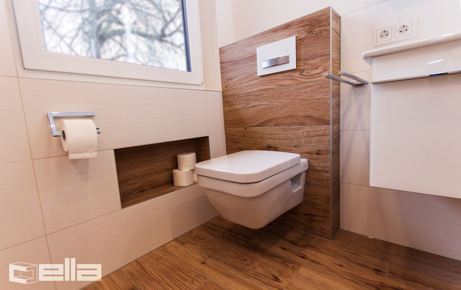 Badsanierung in Holzoptik Badrenovierung und Badsanierung München