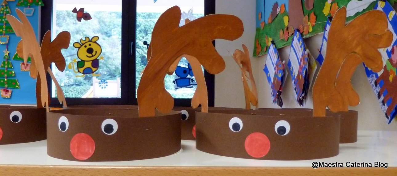 Giocattolo Molle Isolato: Renna Rudolph Con Il Cappello Rosso Di Natale Fotografia Stock Giocattolo Molle Isolato Renna Rudolph Con Il Cappello Rosso Di Natale Image44900504
