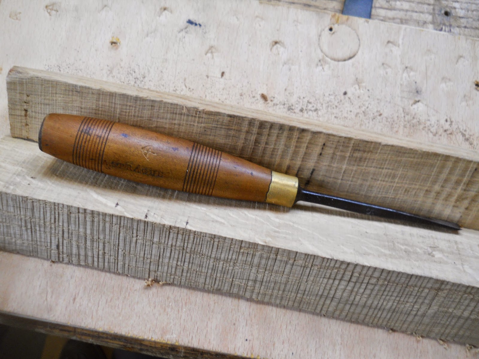 woodcarving fishtail gouge