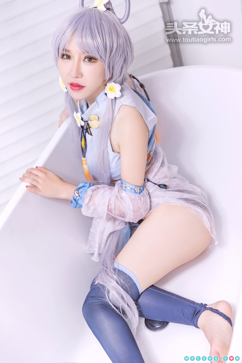 TouTiao 2017-09-14: Model Please (欣欣) (25 photos)