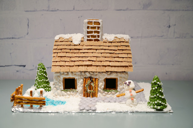english cottage gingerbread house | RamblingRenovators.ca english cottage gingerbread house | RamblingRenovators.ca