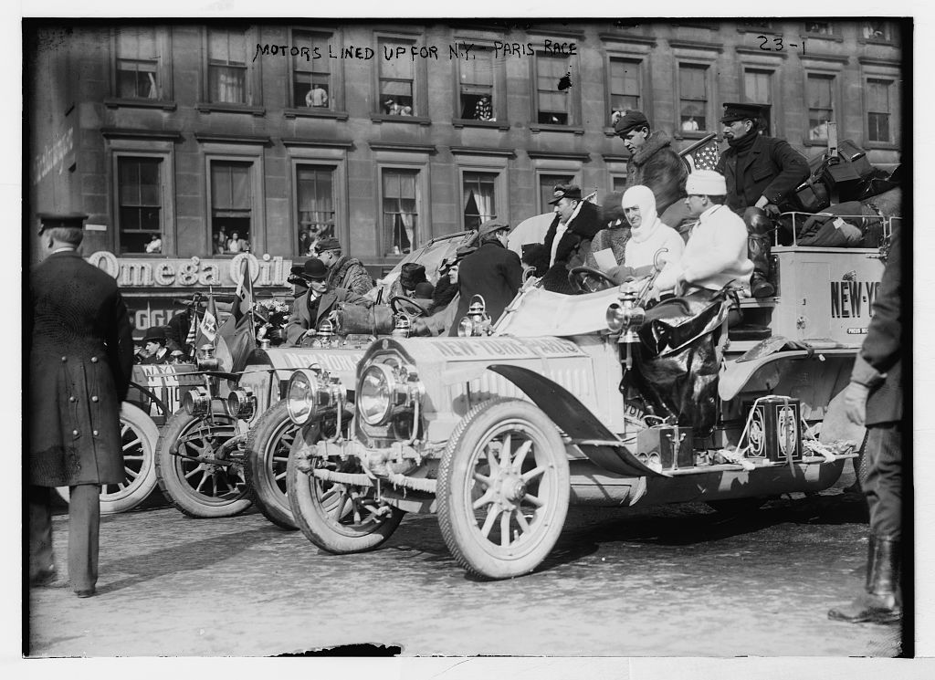 Resultado de imagen para Fotos de la primera carrera de automÃ³viles de la historia: ParÃ­s-Burdeos-ParÃ­s.