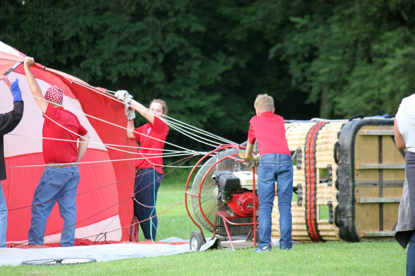 The Cabin Countess Hot Air Balloon Crew is a Great Summer Job