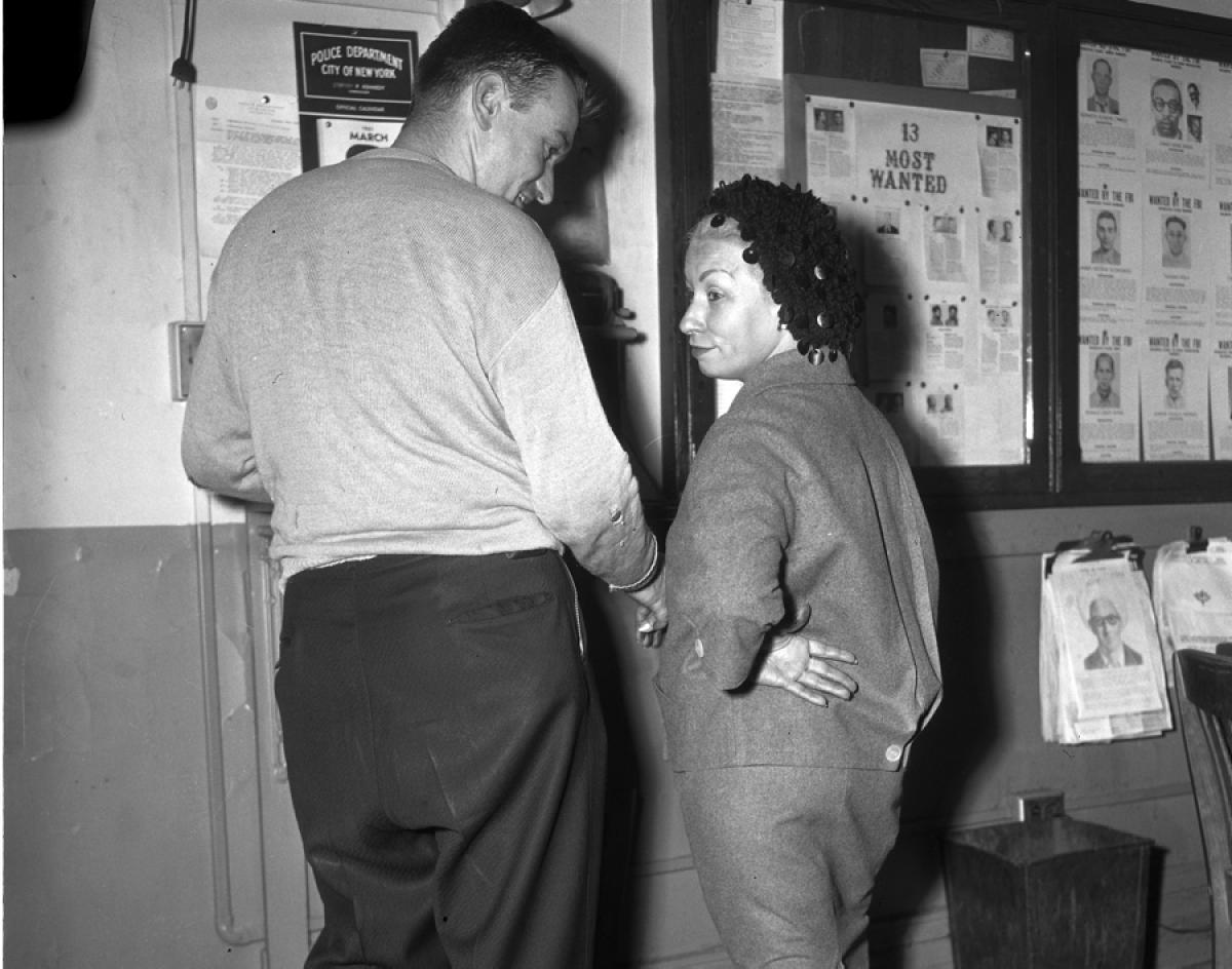 23 Incredible Photographs Of The Mob Molls Of New York s Mafia Past gangster-costume-for-women-mob-molls-pinterest-gangster-costumes