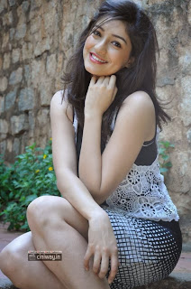 Actress-Tanvi-Vyas-New-Stills-at-Nenem-Chinna-Pillana-Interview