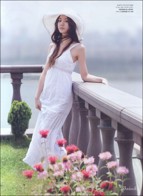 Kontes Seo Seo Ji Hye Summer White Fashion Photography
