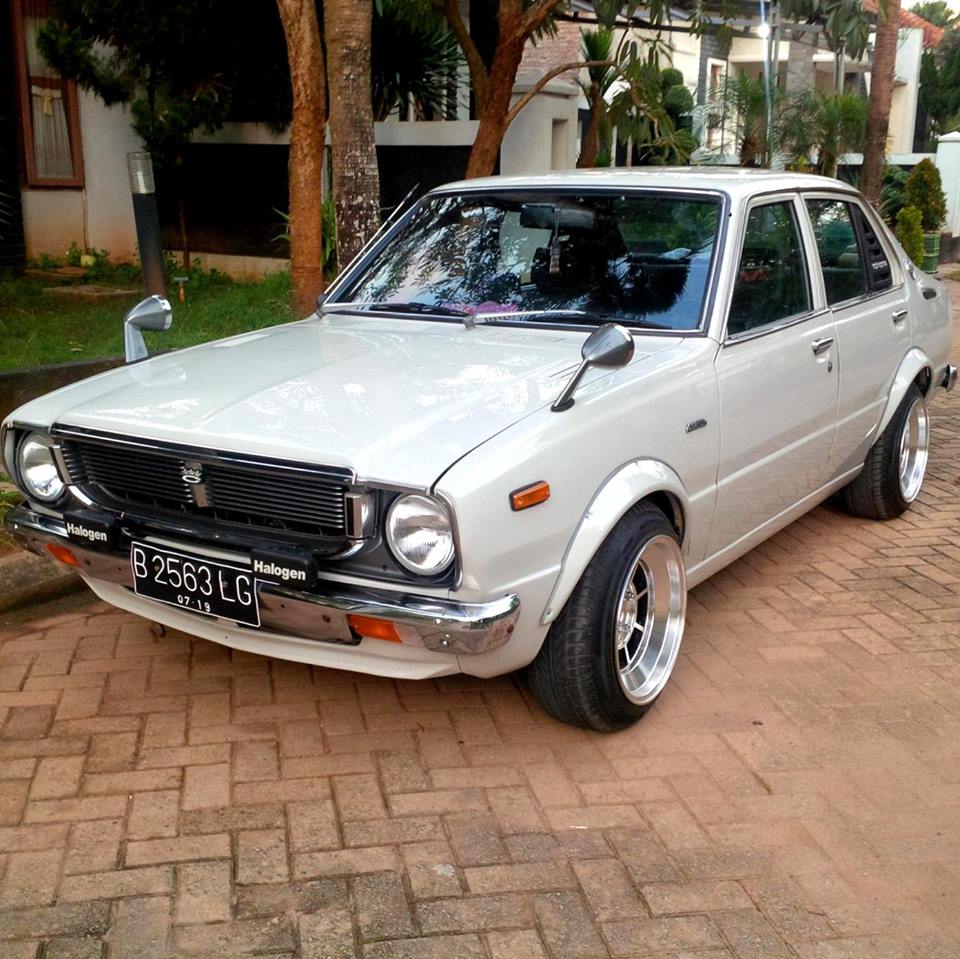 Mobil Jepang Klasik Coroll 1978 Kuwece Bingits Gan JAKARTA Mobil Jepang Klasik Coroll 1978 Kuwece Bingits Gan JAKARTA