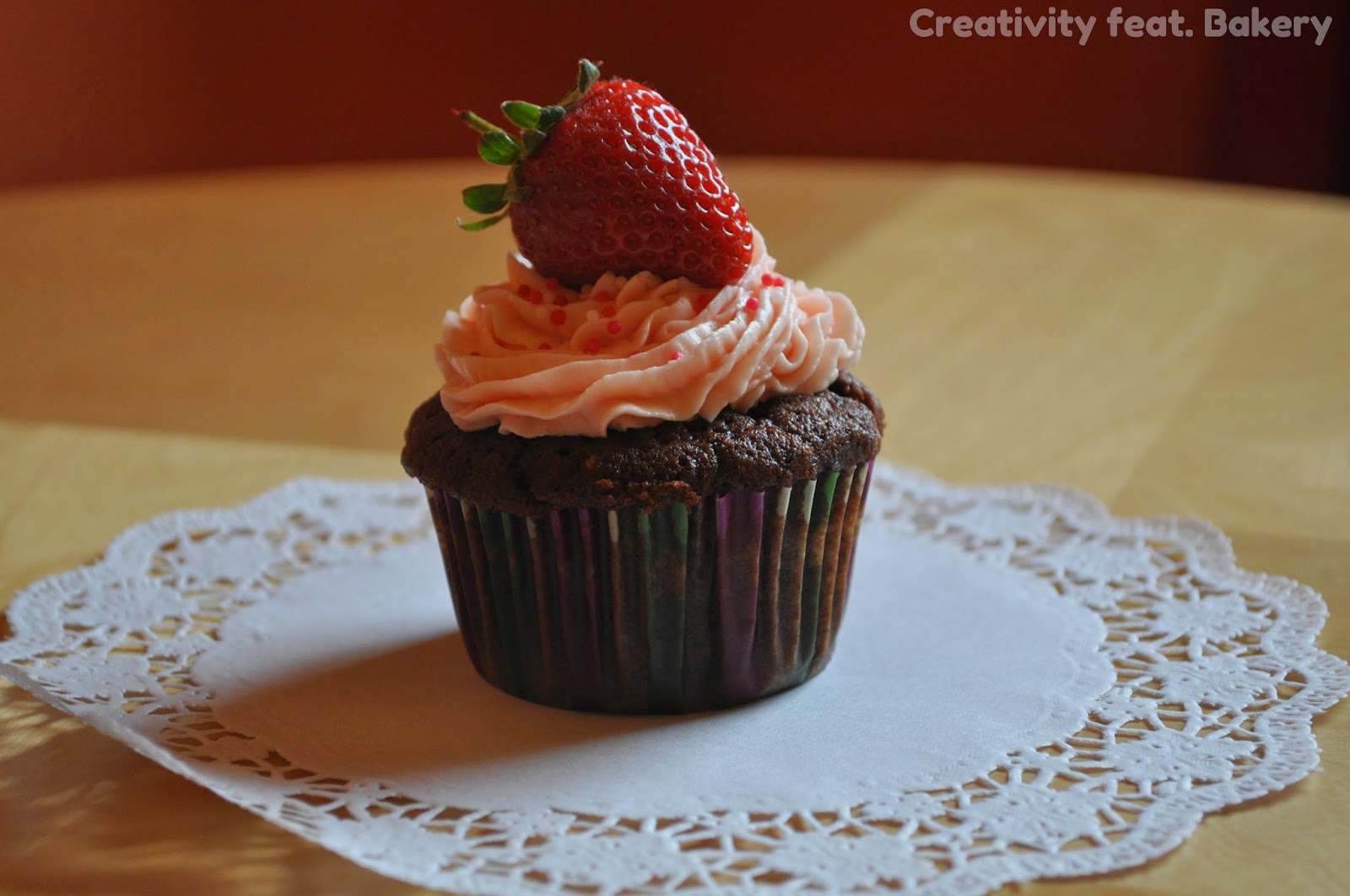 Creativity feat. Bakery: Schoko-Cupcakes mit Buttercreme-Topping