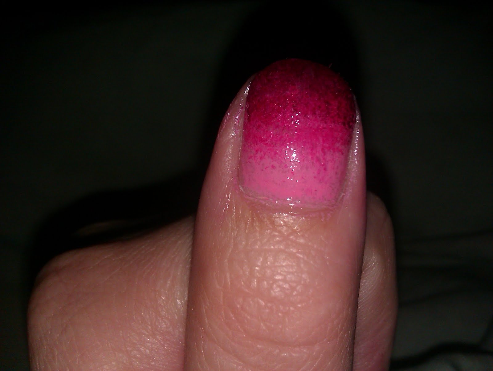 Be Beautiful.: Gradient Pink ---> Red nails with glitter