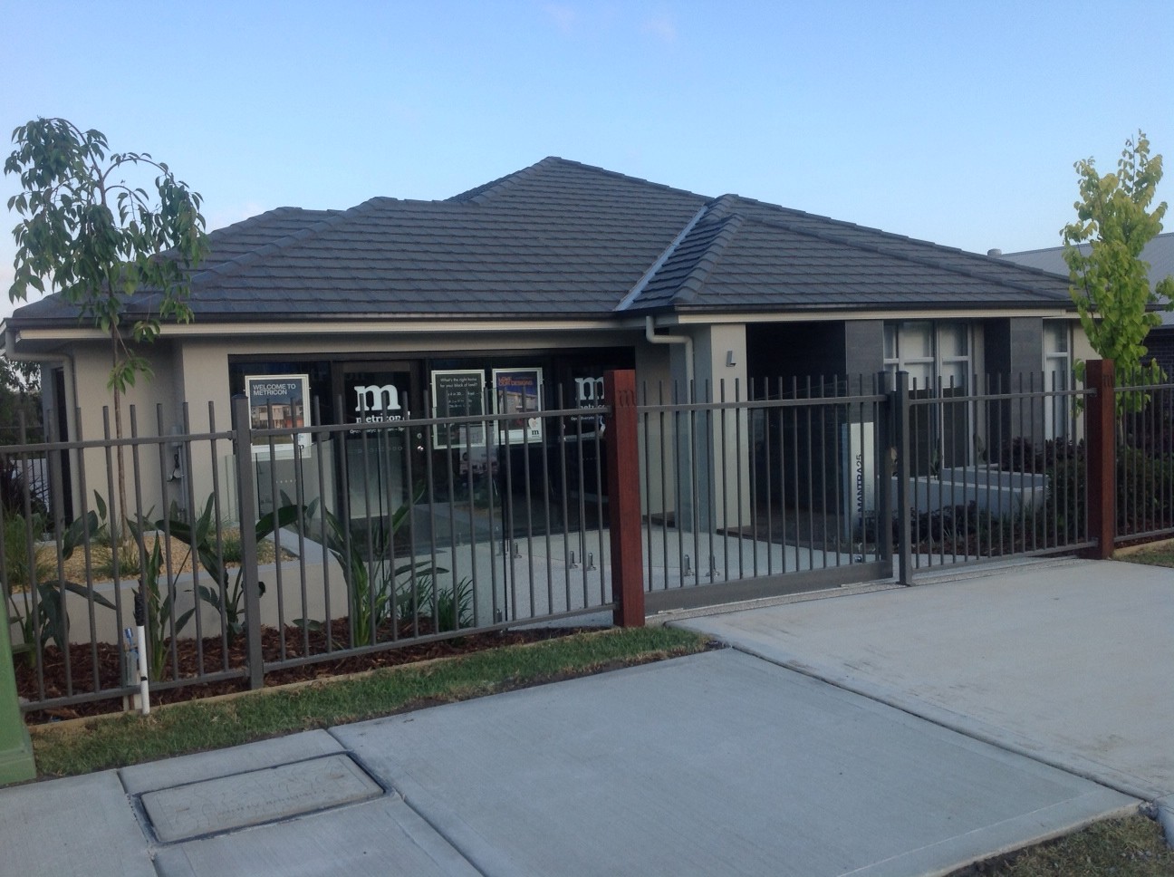 V & V's Metricon Phoenix BrooksReach, Horsley Metricon's Display