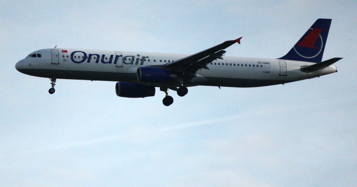 Worldspotting Onur Air Tc Ons A321 0 Pris Par Germinal Le 13 8 11 A L Aeroport De Paris Roissy Cdg
