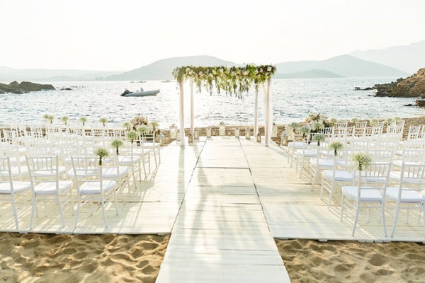 La sencillez de una boda en Mykonos chicanddeco