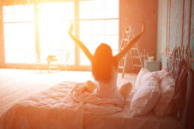 Cara bugar bangun tidur tepat waktu tanpa alarm