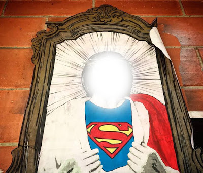 Misterios del Apocalipsis - Superman y la serpiente Apocalipsis significa Revelación y viene de la palabra “revelare” que significa “quitar el velo” y revelar también es sacar a la luz información sobre un tema ignorado o secreto. Sobre esta revelación en Marcos 4:22 Cristo dice: “Porque no hay nada oculto que no haya de ser manifestado; ni escondido, que no haya de salir a la luz.” ¿Se refería Jesús Cristo con estas palabras a que llegaría un momento en el que los seres humanos despertarían y serían conscientes por primera vez de los Misterios del Apocalipsis y las obras del demonio quedarían expuestas a la luz del conocimiento?