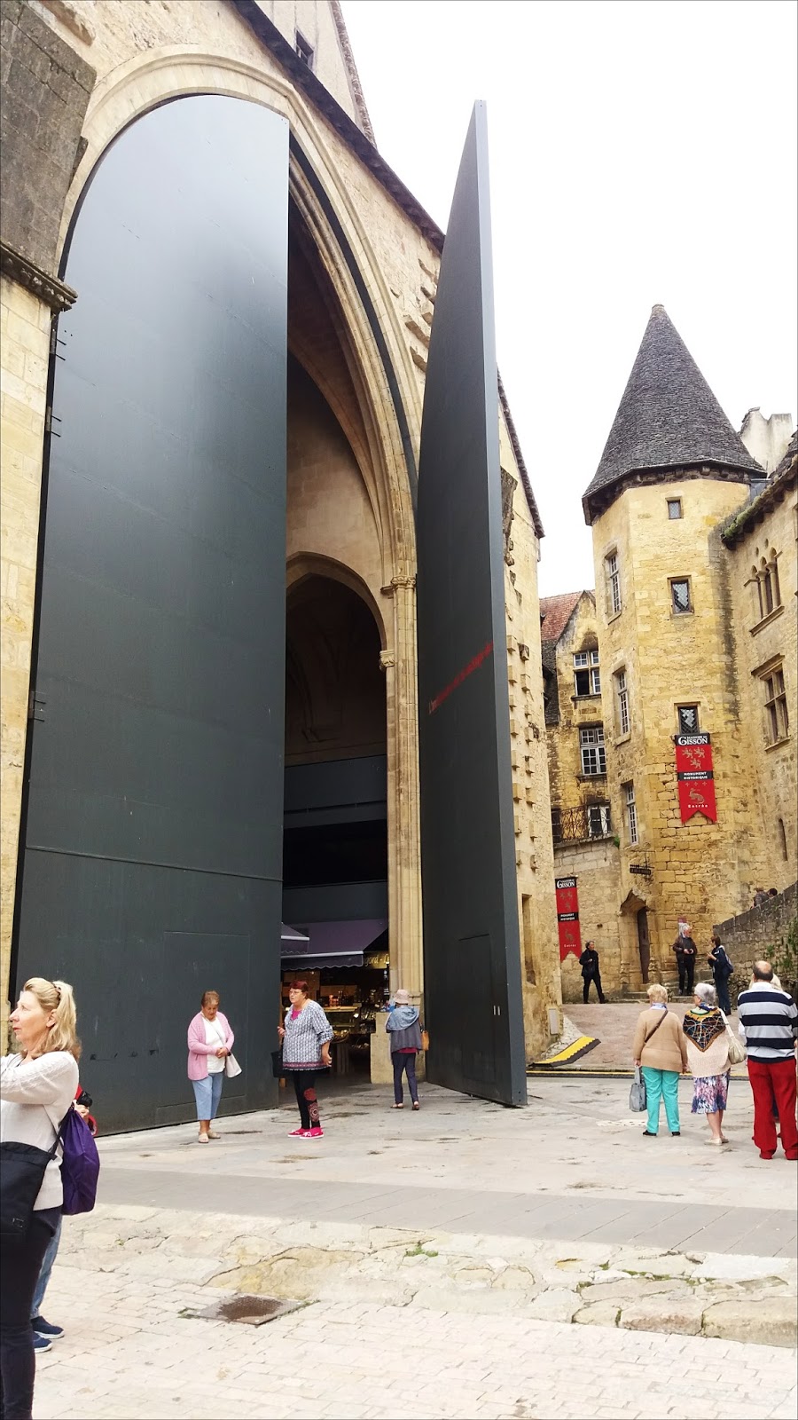 Place Jacques Boissarie Sarlat Doors Covered Market Place Jacques Boissarie Sarlat Doors Covered Market