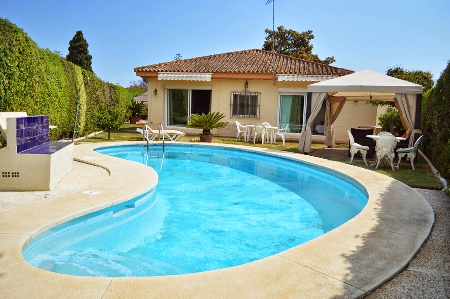 MARBELLA BEST RENTALS VILLA FOR RENT MARBELLA GOLDEN MILE BEACH SIDE