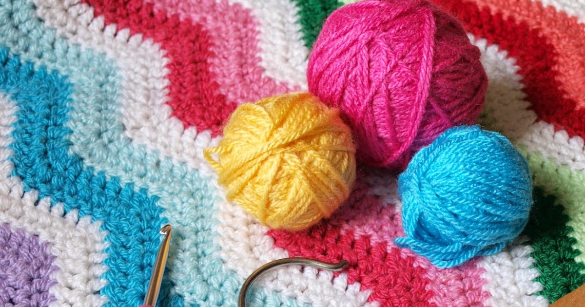 Scented Sweetpeas: Crochet Clothes / Coat Hanger - Tutorial