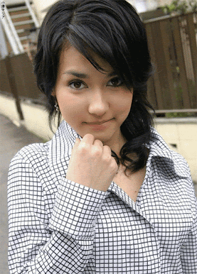 Benarkah Miyabi Bakal Menikah dengan Presiden Filipina?
