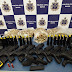 Vit. da Conquista: 10 pistolas de uso restrito e 2 mil munições são achadas em sítio de suspeito de tráfico